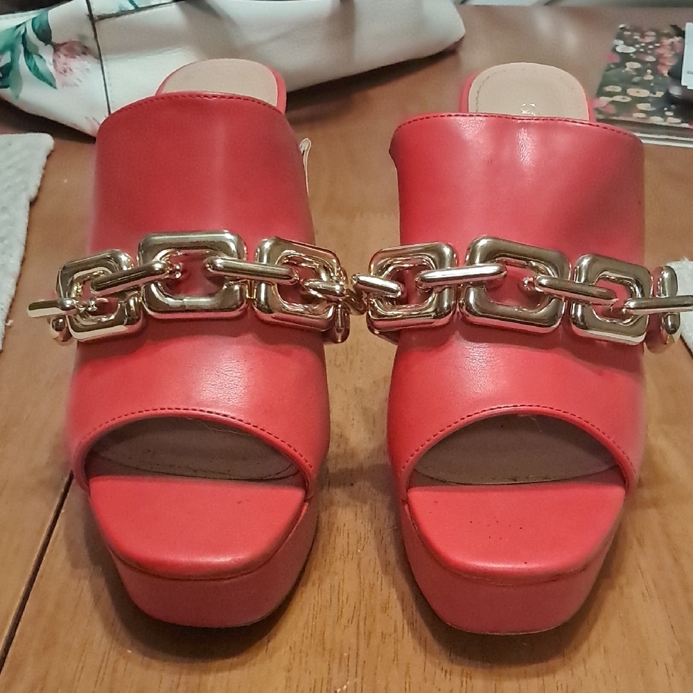 Shoe Dazzle Vibrant Red Mules with Chunky Gold Chain